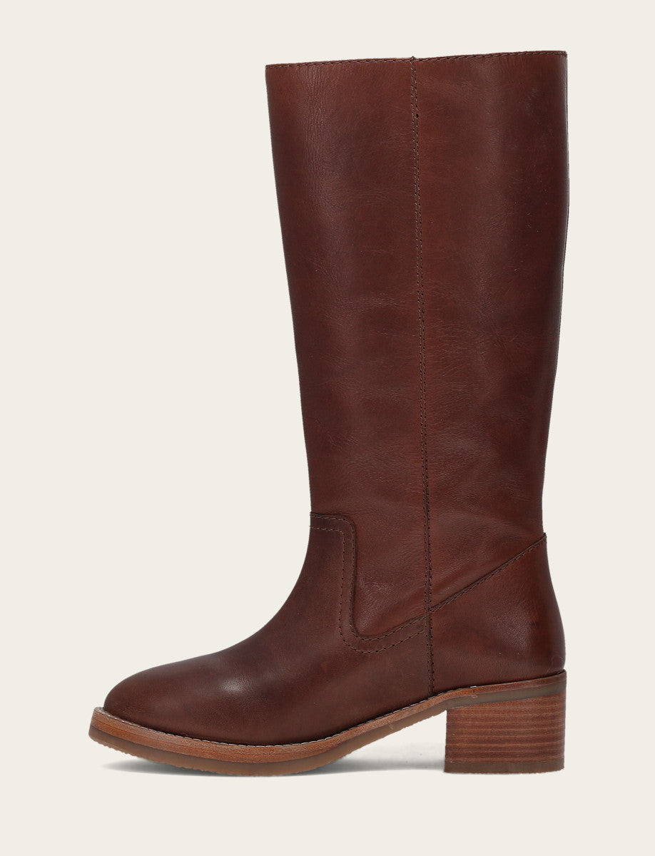 Frye Women's Brown Andrea 14R Boot Brown