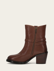 Frye Women's Walnut Rylee Belted Inside Zip Boot Walnut