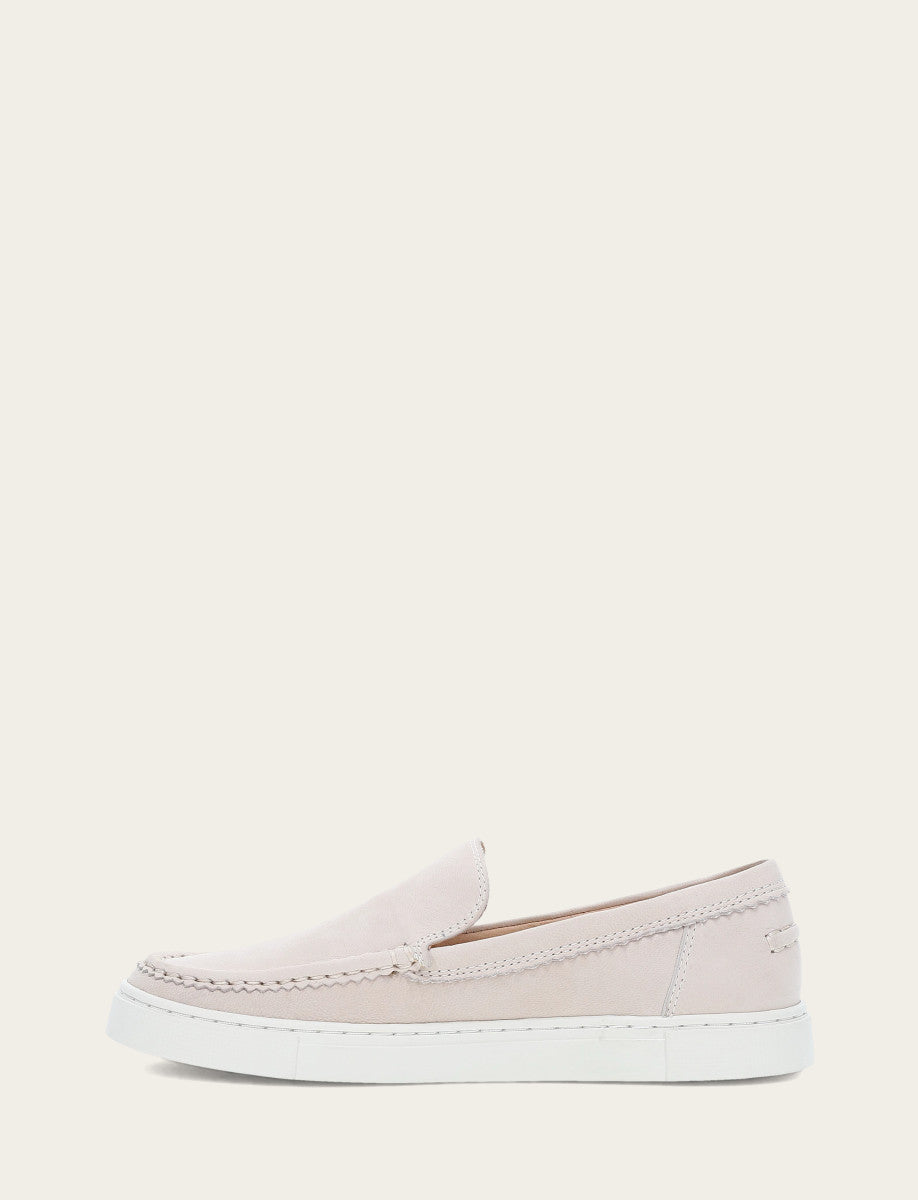Frye Women's Ivory Ivy Venetian Loafers Ivory