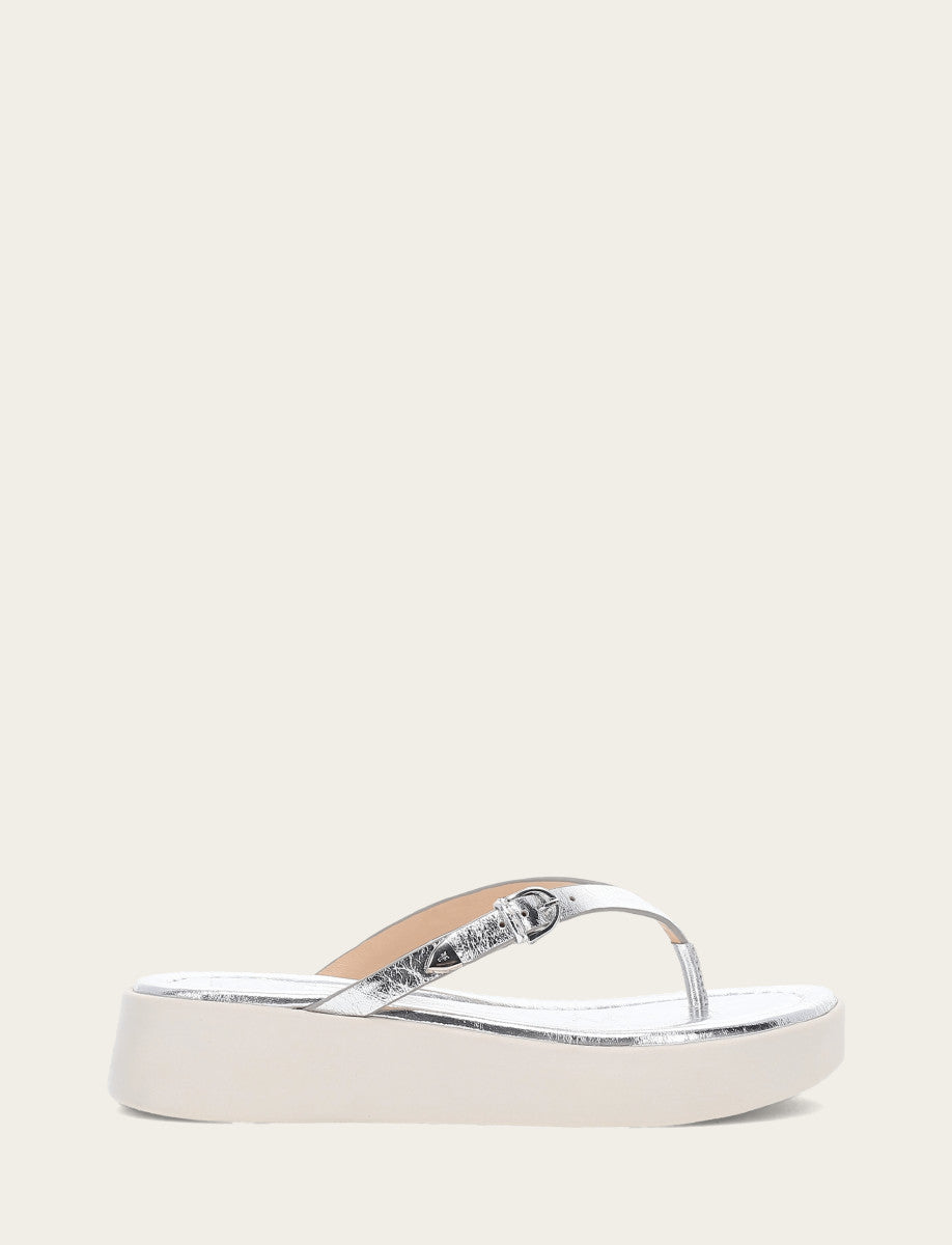 Frye Women's Silver Maya Buckle Thong Sandals Silver