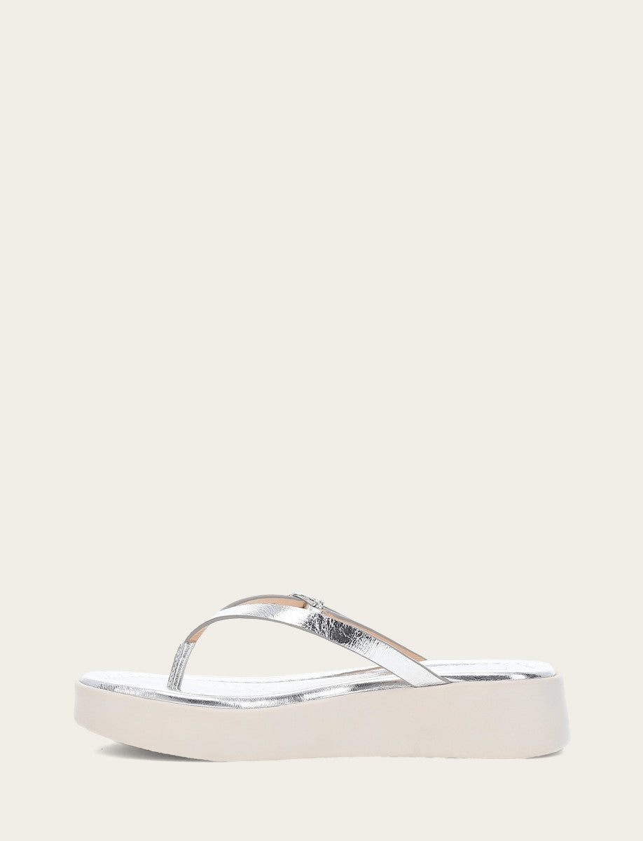 Frye Women's Silver Maya Buckle Thong Sandals Silver