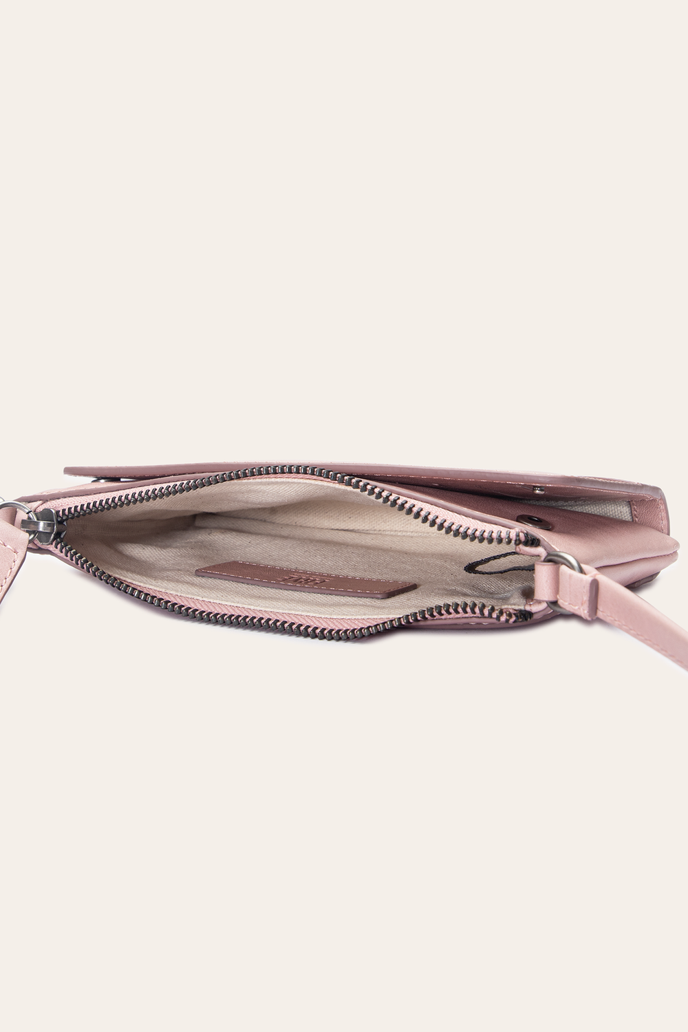 Frye Melissa Convertible Wristlet Wallet in Woodrose Woodrose